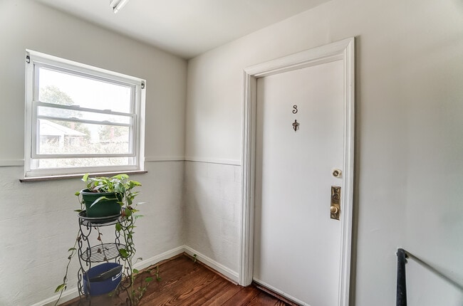 Building Photo - 1711 Portman Ave