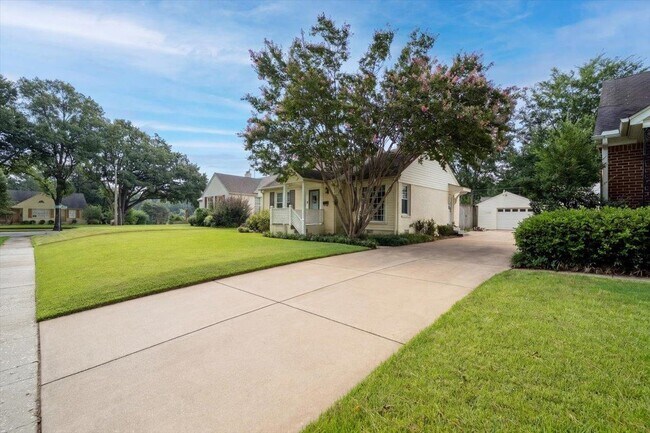 Foto del edificio - 3733 Charleswood Ave