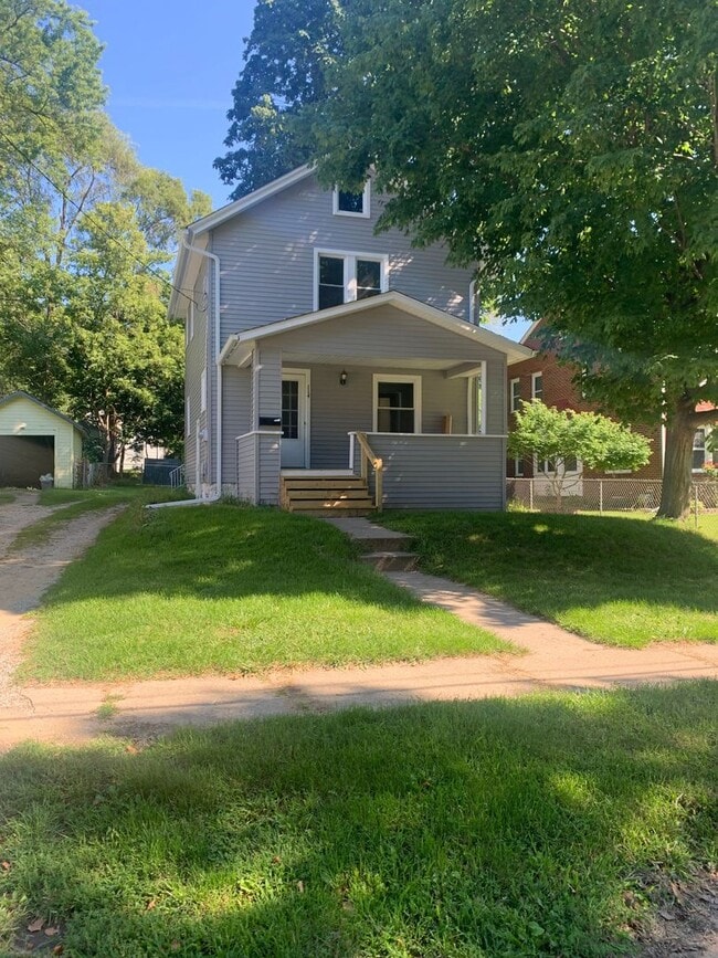 Building Photo - 114 Avondale Ave