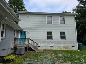Building Photo - 2404 Francis St
