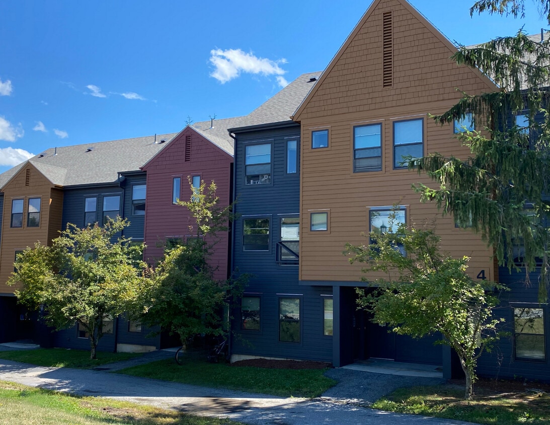 Redstone Commons; Student Housing - Redstone Commons; Student Housing