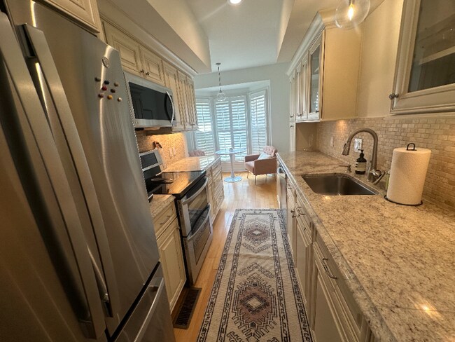 Foto del edificio - 352 Ardsley Pl