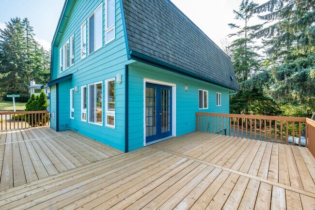 Building Photo - Oak Harbor Home in Evendown