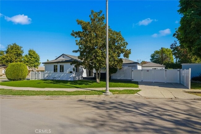 Building Photo - 6658 Kosturas Pl