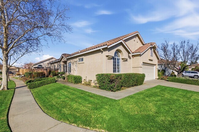 Foto del edificio - Desirable North Napa 3 Bed Single-Family Home