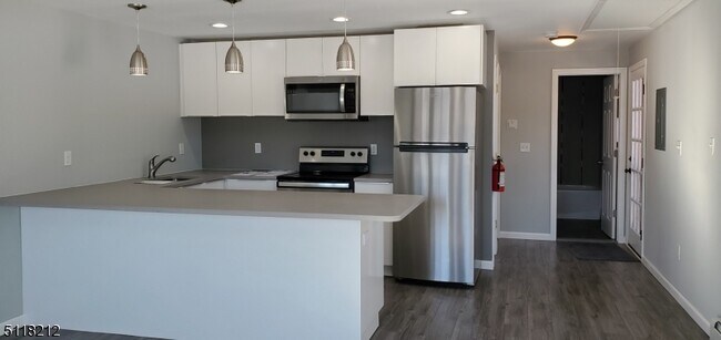 Foto del edificio - 161 Hudson Ave