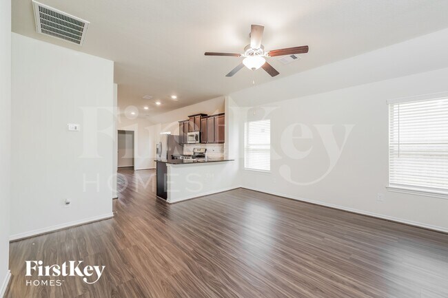 Foto del edificio - 23735 Woodgreen Terrace Dr