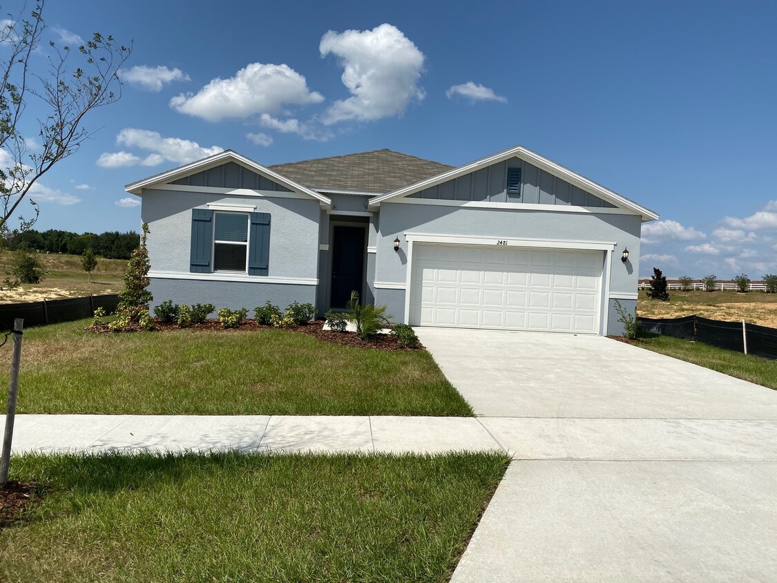 Primary Photo - 4 Bedroom 2 Bathroom house in Four Corners