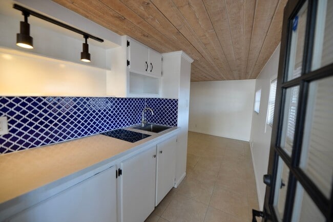 Building Photo - 314 Avenida de la Estrella