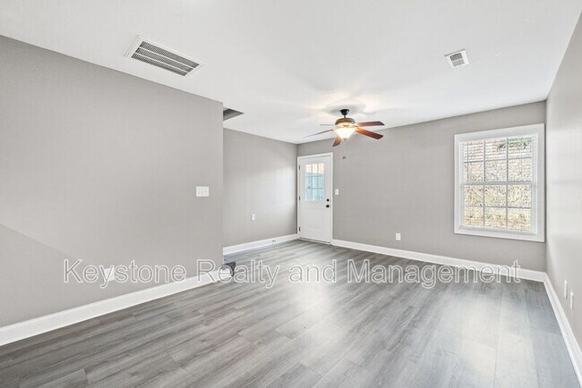 Foto del edificio - 1716 Manning Dr