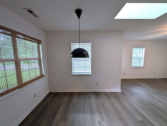 Building Photo - Minutes from Plaza Midwood/Uptown!  Belmon...