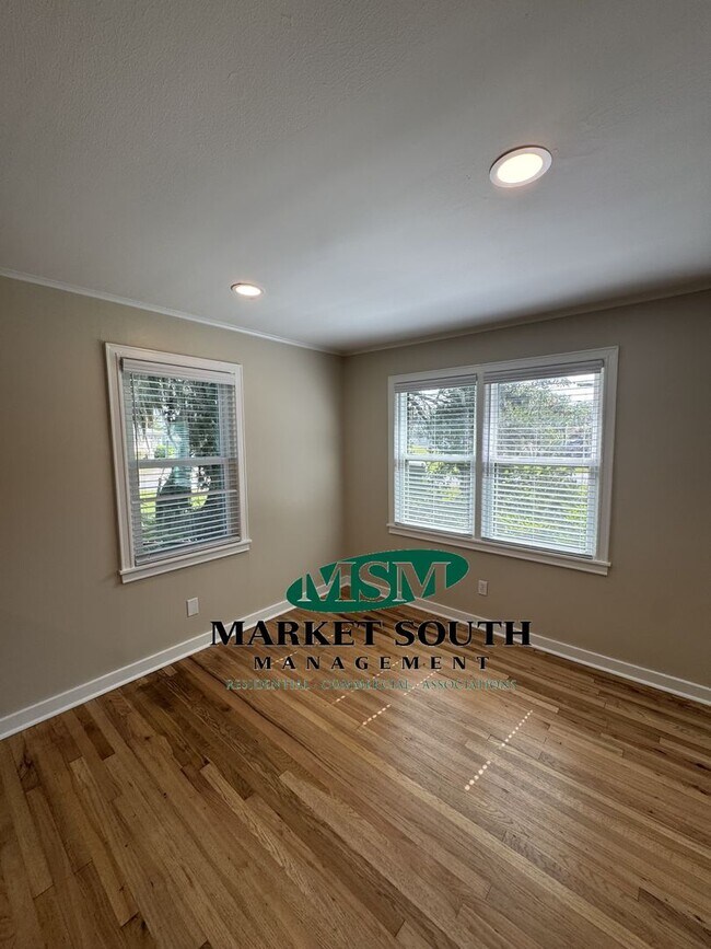 Foto del edificio - THUNDERBOLT COTTAGE!- AVAILABLE NOW!