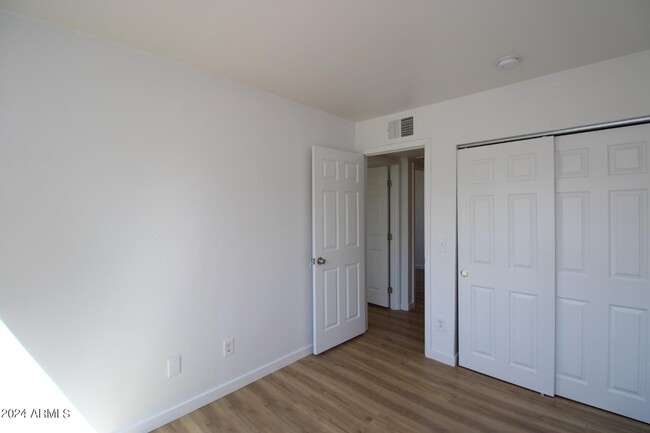 Foto del edificio - 1464 N 54th Ave