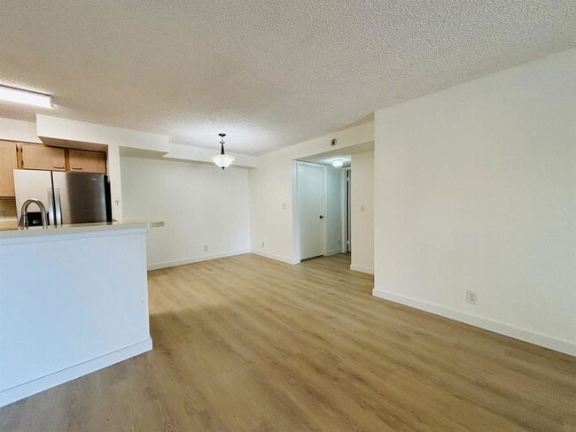 Building Photo - 7630 Westwood Dr