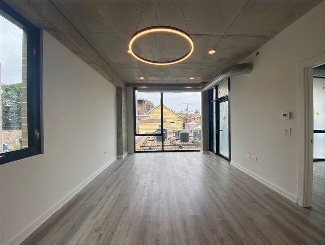 Living Room Space - 1118 W Patterson Ave