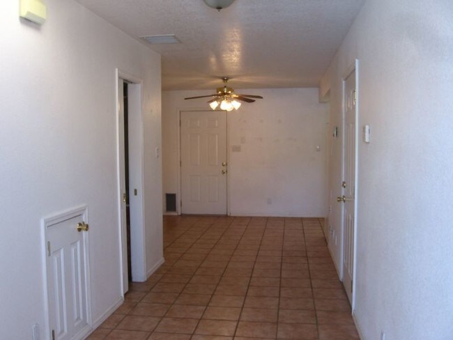 Foto del edificio - 1704 Lead Ave SE