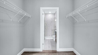 Building Photo - Trinity Gate - 4755 Walker Rd