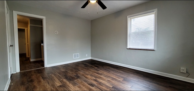 Interior Photo - 219-237 E Xenia Dr