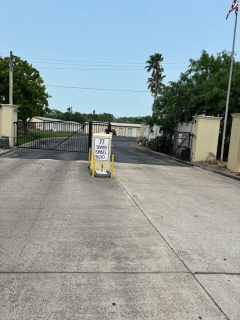 Foto del edificio - 77 Santa Isabel Blvd
