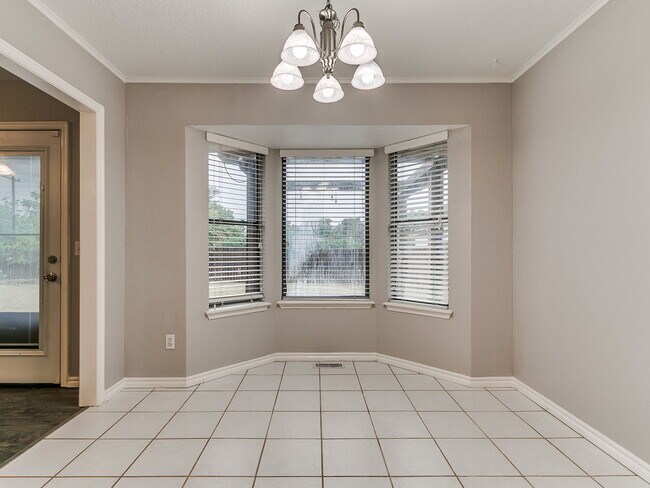 Foto del edificio - 205 N Rockypoint Dr
