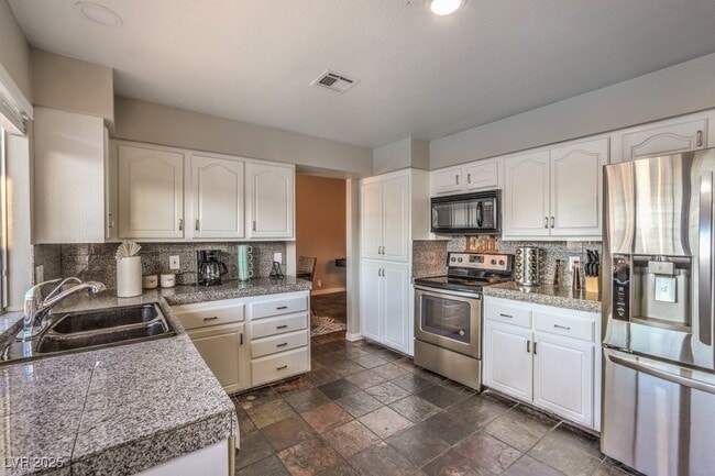 Building Photo - 5198 Hibbetts Dr