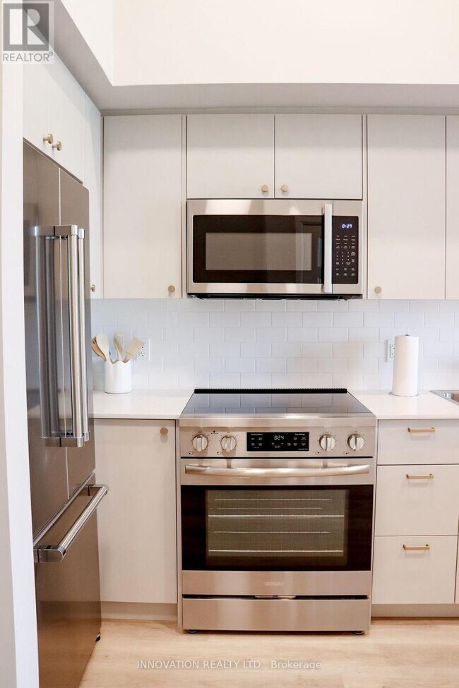 Photo du bâtiment - 2 BEDROOM - 100 PINEHILL ROAD