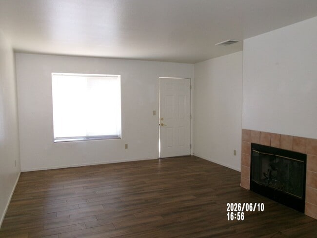 Building Photo - 2811 Brookside Dr