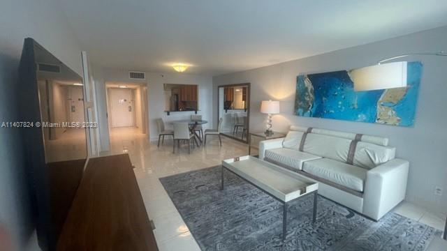 Foto del edificio - 1717 N Bayshore Dr