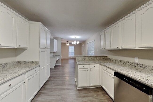 Building Photo - 2457 Ripplewood Dr