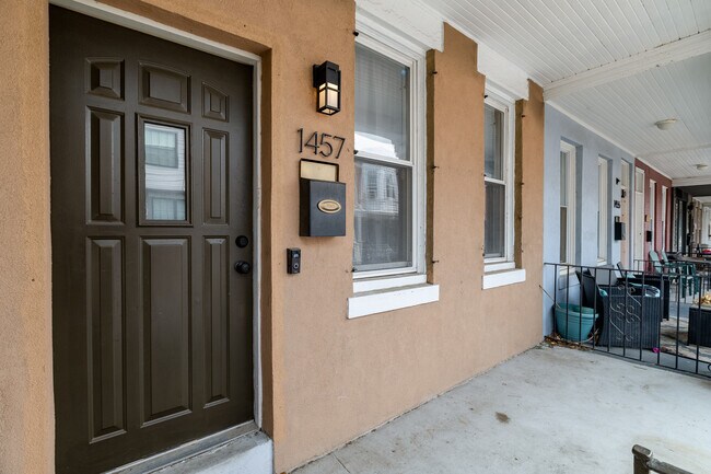 Foto del edificio - 1457 N Corlies St