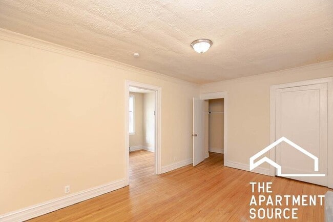 Foto del edificio - 5011 W Cermak Rd