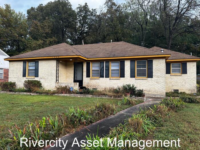 Primary Photo - FAMILY HOME, FULLY FENCED IN YARD & HUGE M...