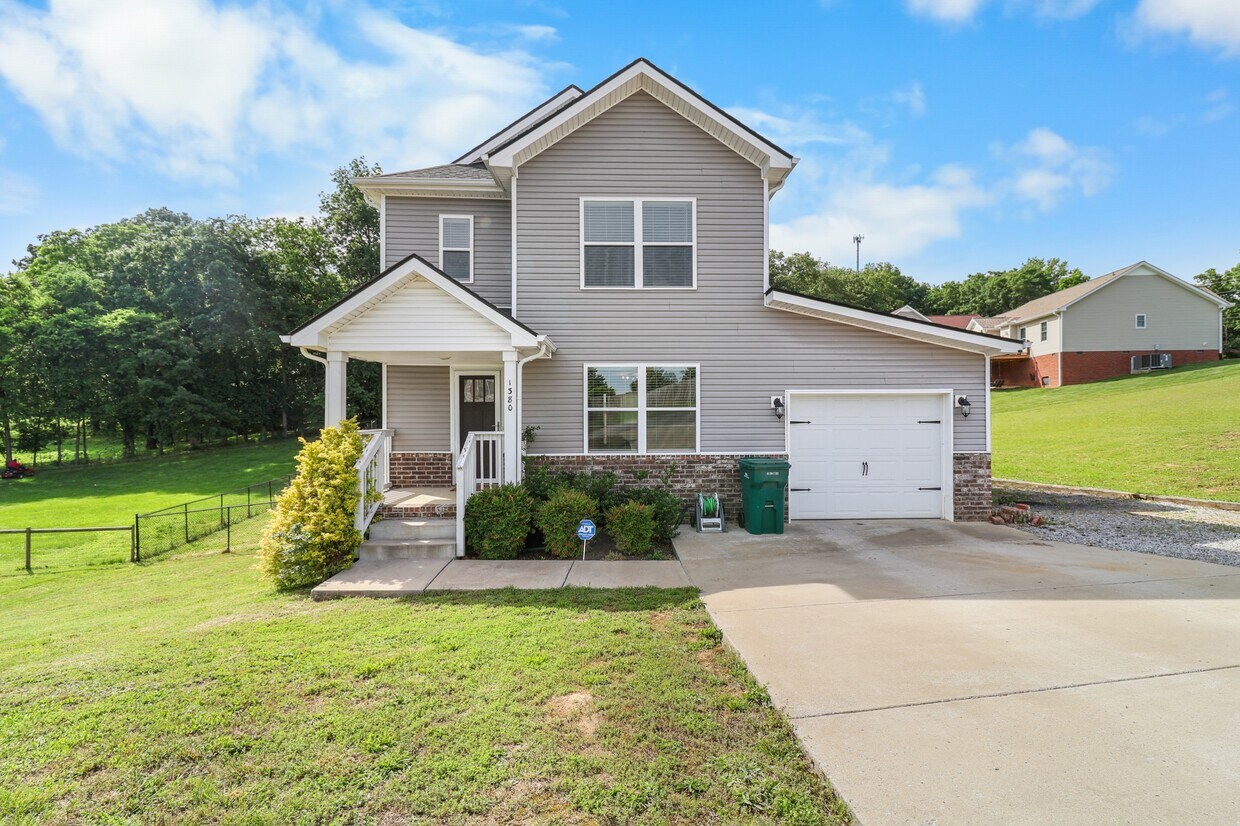 Foto principal - 1380 Todd Phillips Ct