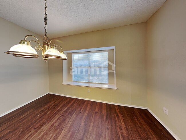 Building Photo - 2039 Raven Lane