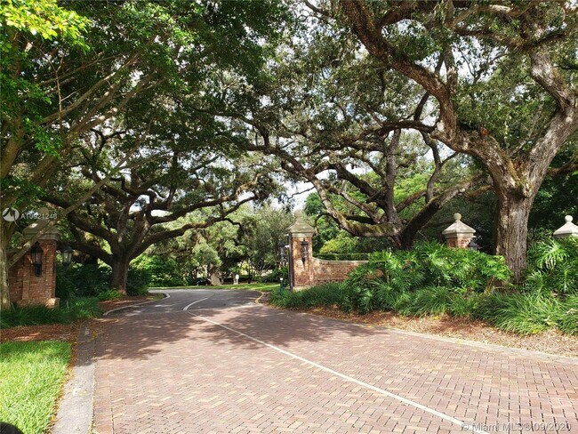 Foto del edificio - 2633 Oak Park Cir