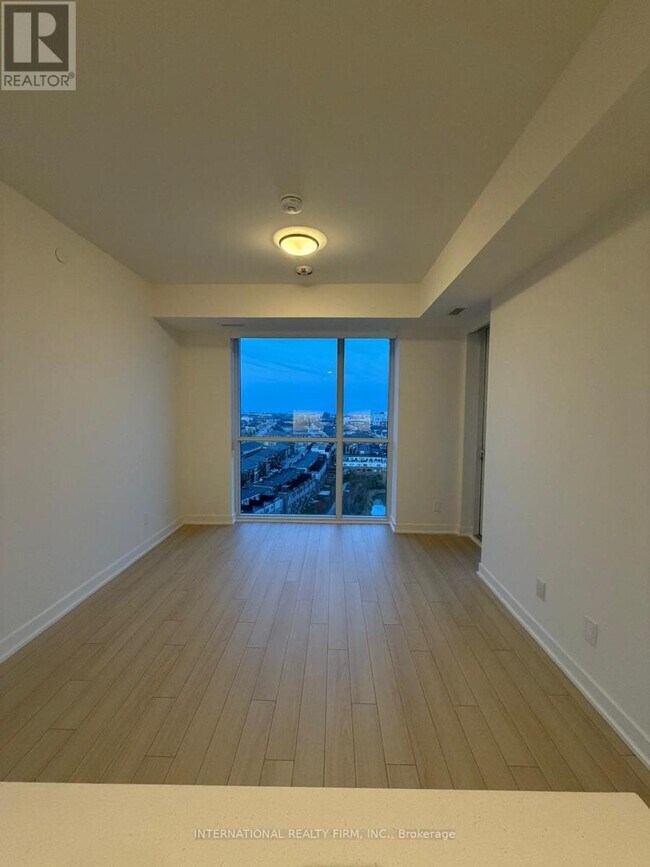 Building Photo - 3071 Trafalgar Rd