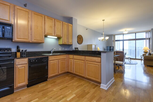 Building Photo - 1322 S Prairie Ave