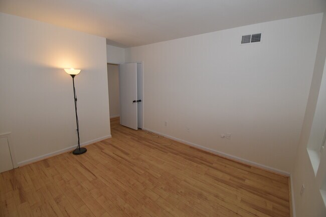 Foto del edificio - 1806 Key Blvd