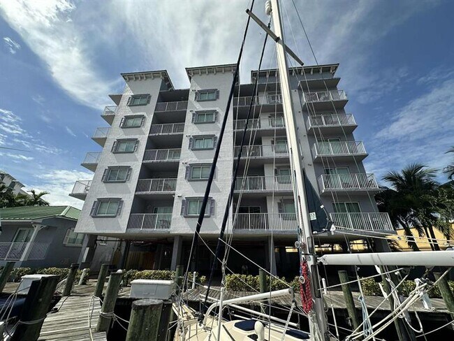 Foto del edificio - 2475 NW 16th St Rd