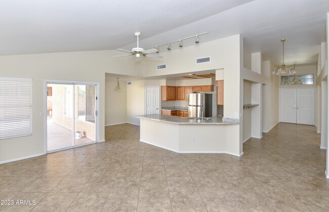Building Photo - 1360 N Brentwood Pl
