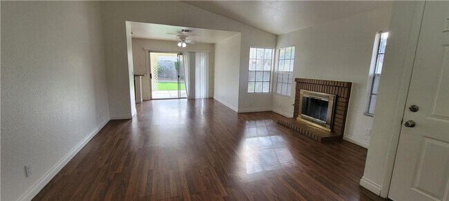 Building Photo - 661 Freeburg Pl