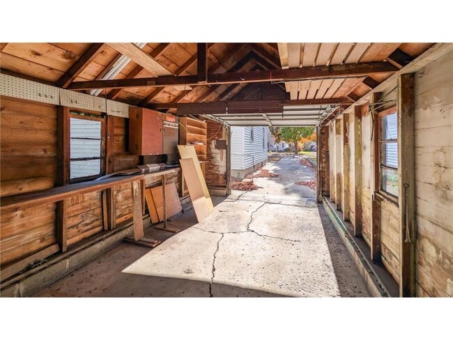 Building Photo - 301 Giles Pl