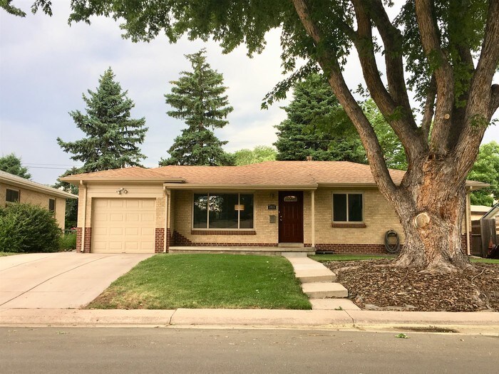 Primary Photo - Gorgeous Home in Greenbrier-Cloverdale