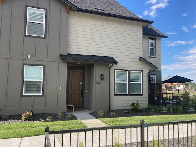 Foto del edificio - 203 S Koyukuk Ln