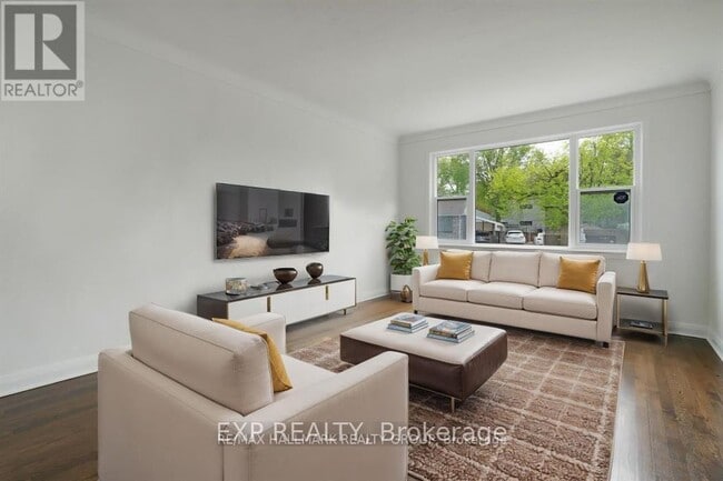 Building Photo - 1387 Morisset Ave