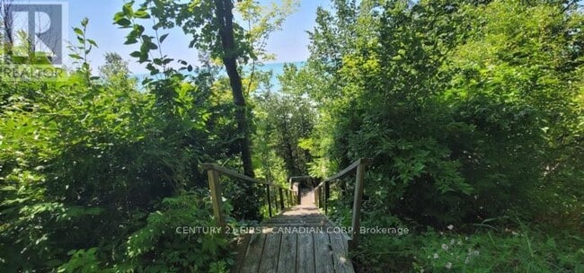 Photo du bâtiment - 75061 Elmslie Dr