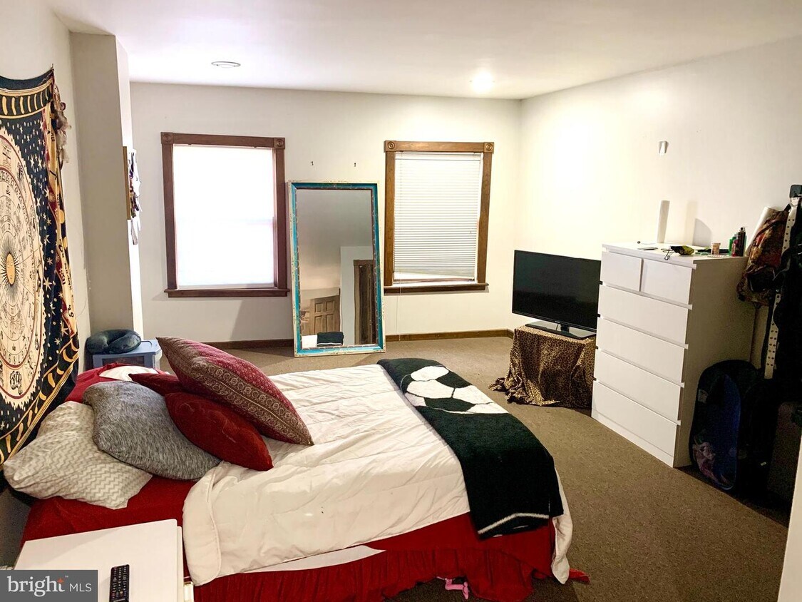 Foto principal - 1136 #2 S Hanover St