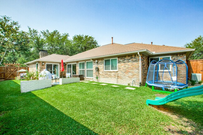Foto del edificio - 6223 Copperhill Dr