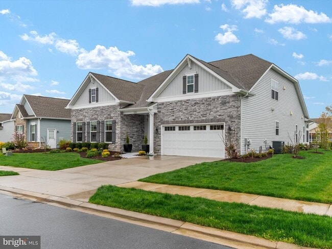 Building Photo - 235 Bayberry Dr
