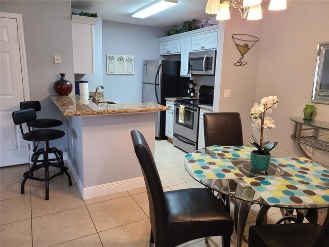 Foto del edificio - 8932 Manor Loop